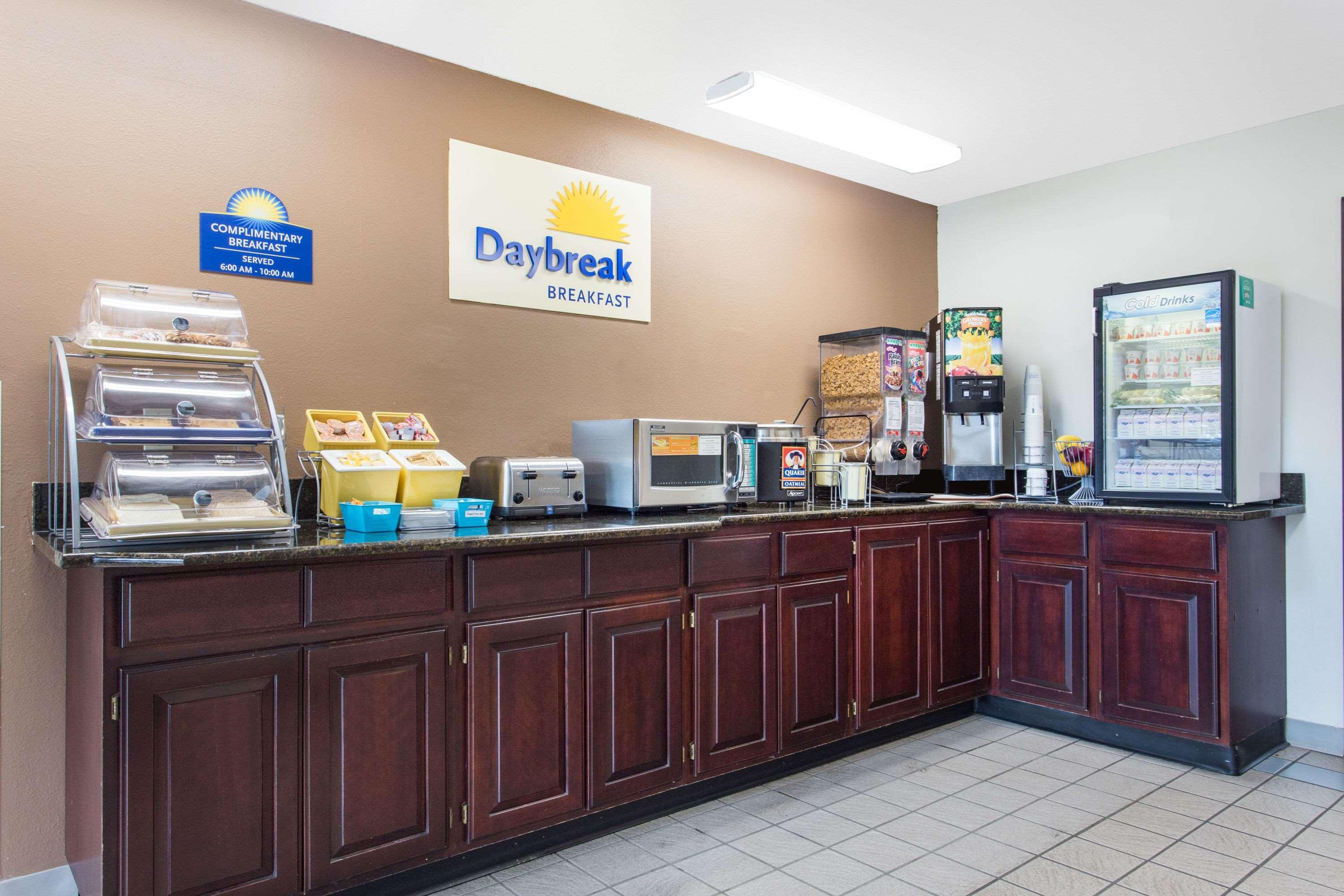 Days Inn By Wyndham Austin Esterno foto