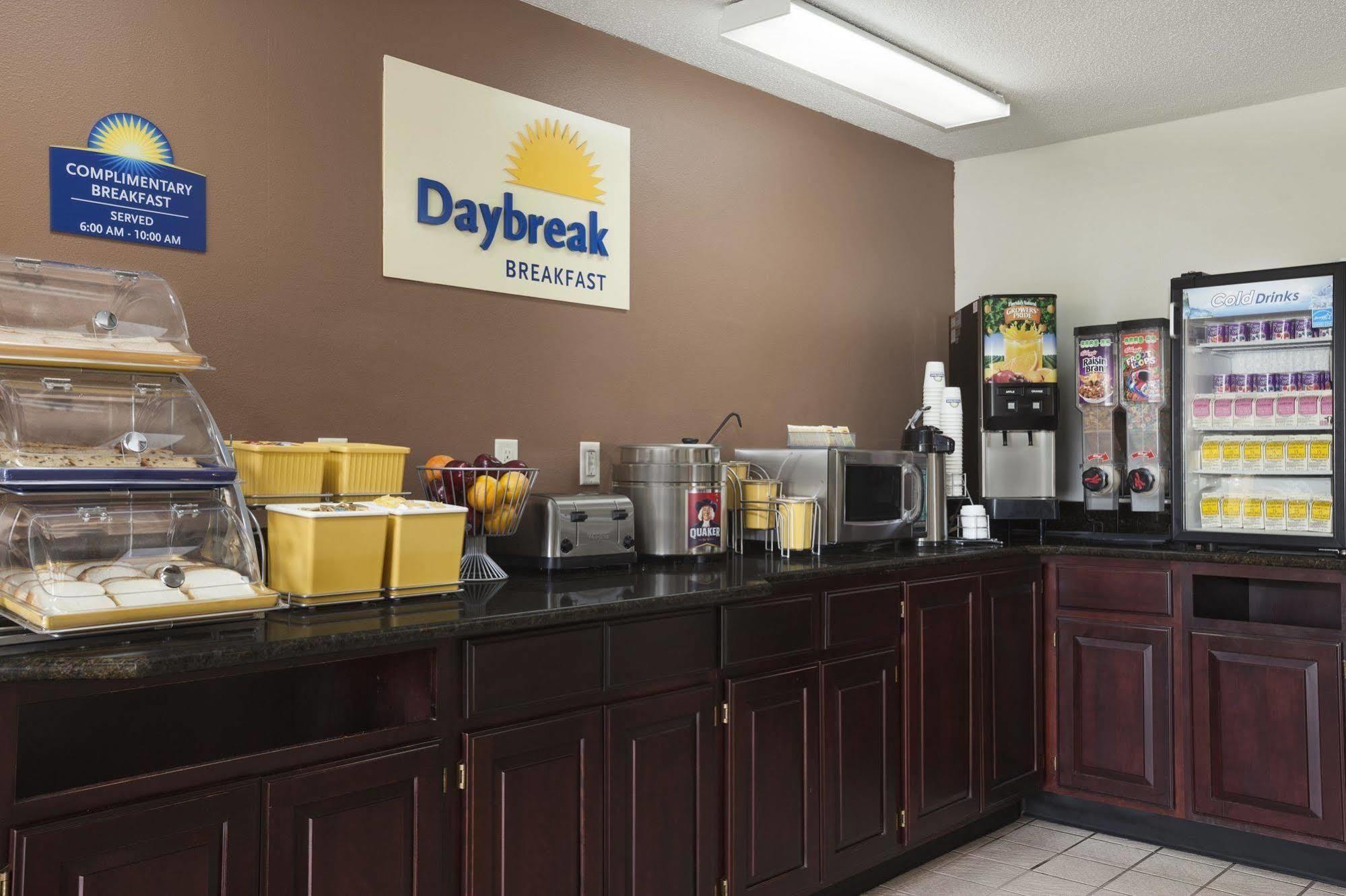 Days Inn By Wyndham Austin Esterno foto